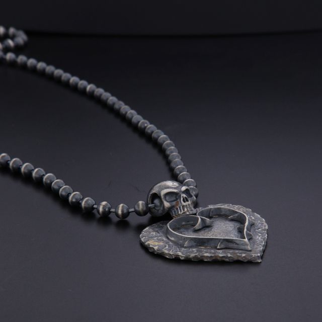 Collana con cuore  teschio