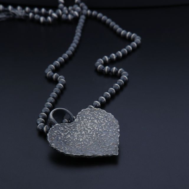 Collana con cuore  teschio